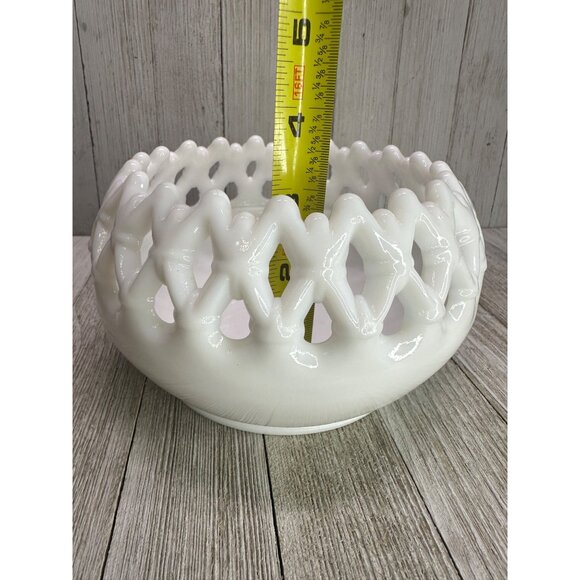 Vtg Westmoreland Milk Glass Bowl Doric Pattern Lacy Lattice Edge 4" Tall 5.5"Dia - Picture 5 of 6
